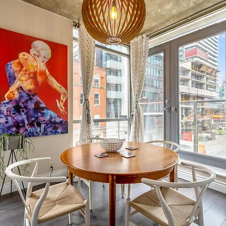 Spacious Corner Apartment Downtown 토론토 외부 사진