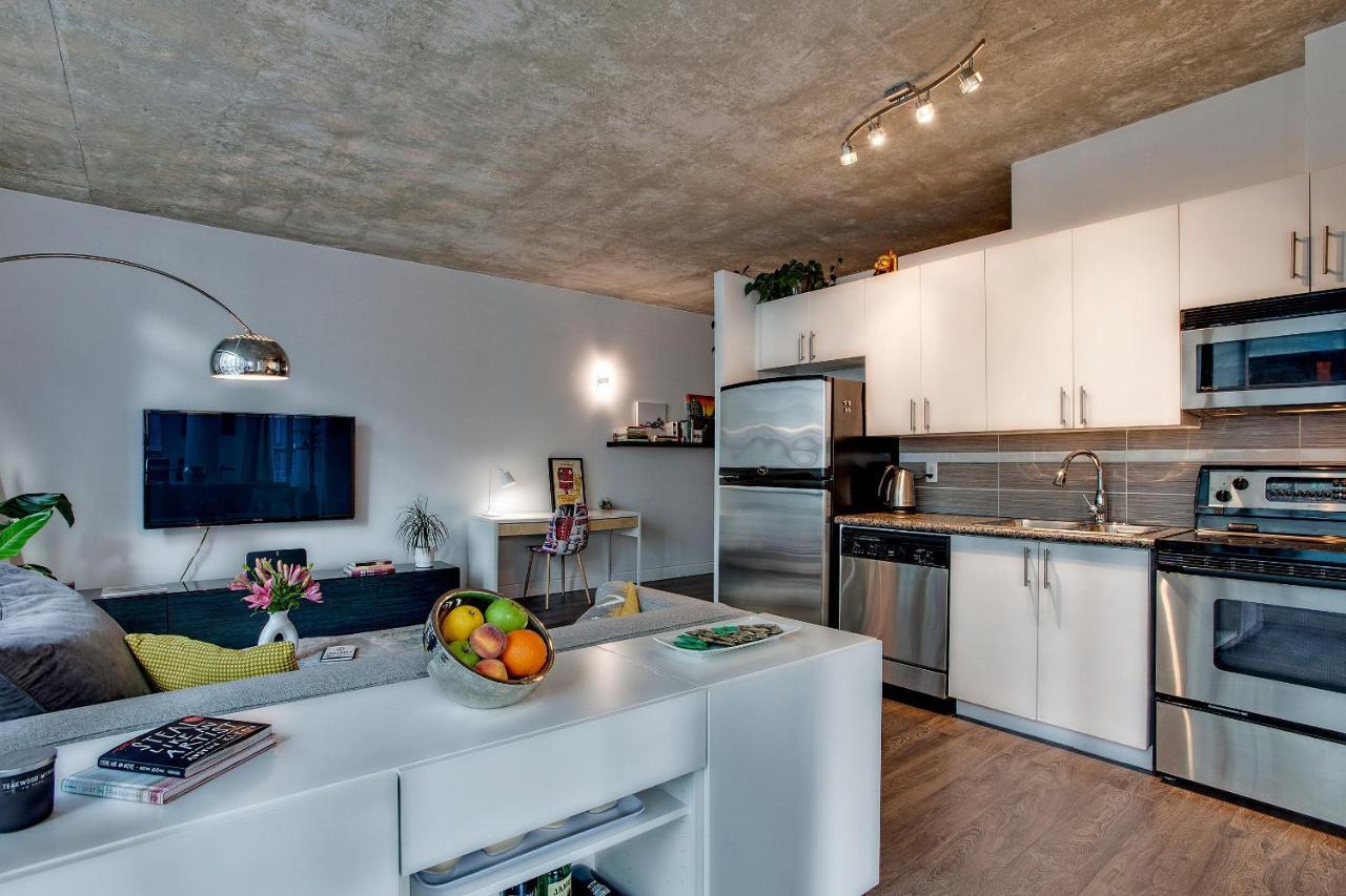Spacious Corner Apartment Downtown 토론토 외부 사진