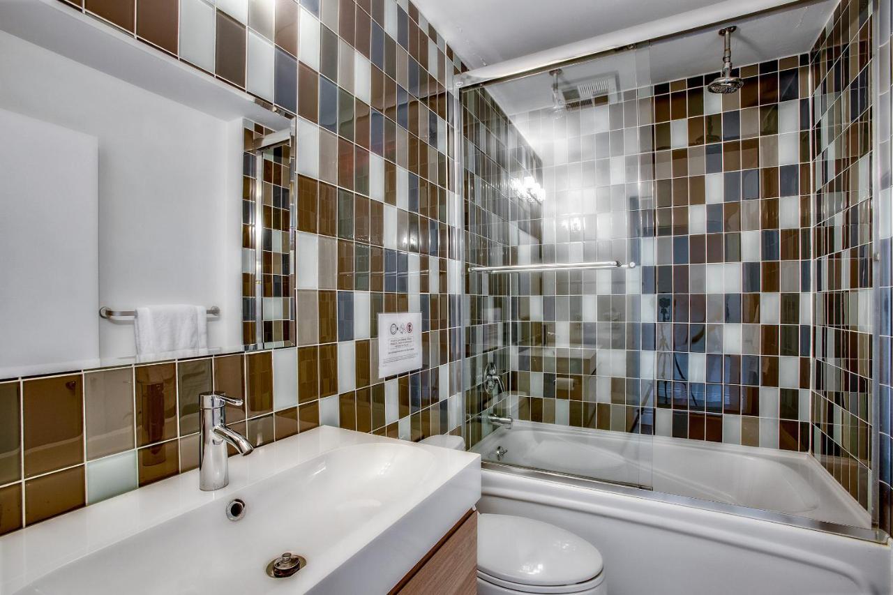 Spacious Corner Apartment Downtown 토론토 외부 사진