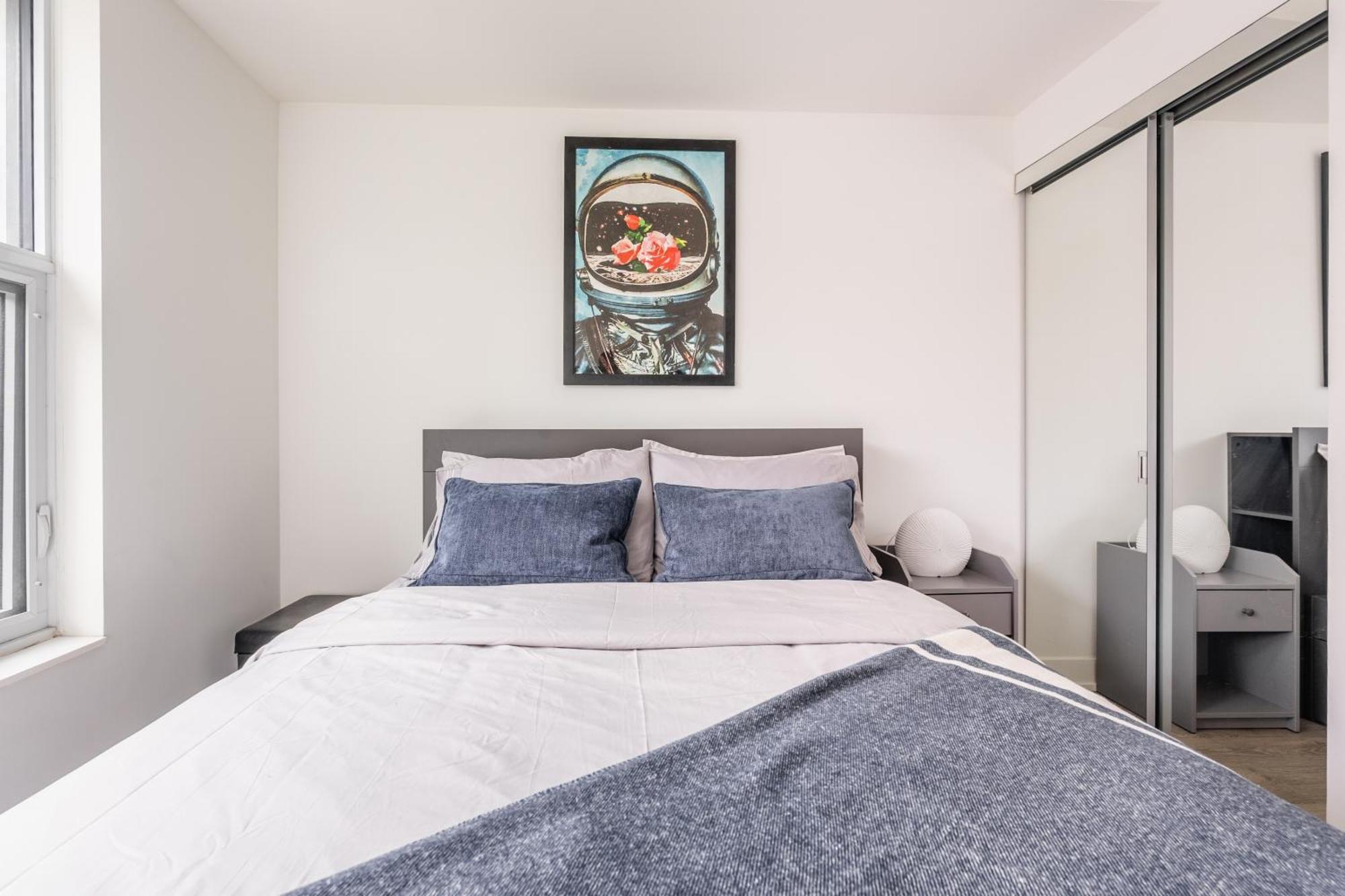 Spacious Corner Apartment Downtown 토론토 외부 사진