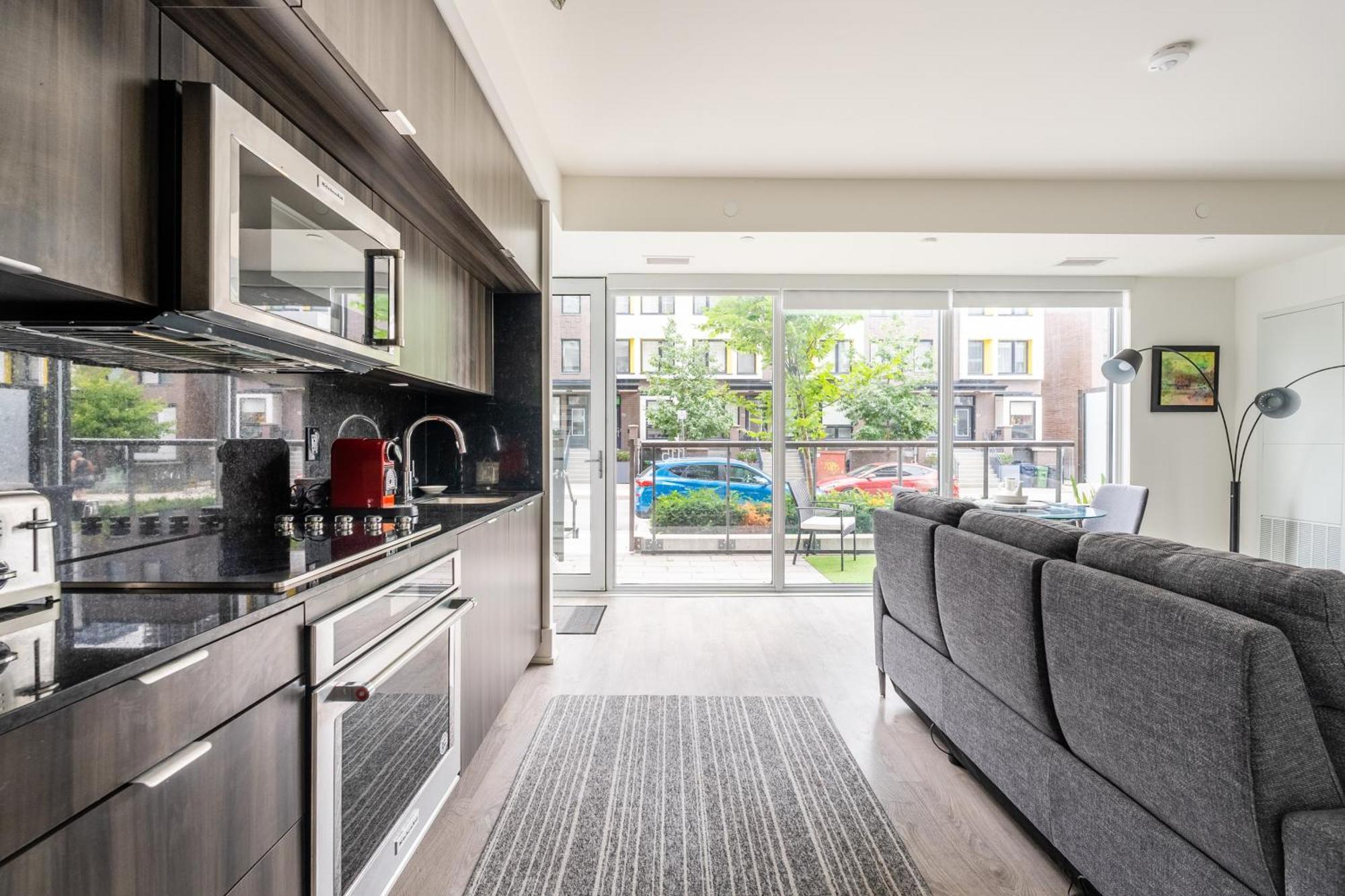 Spacious Corner Apartment Downtown 토론토 외부 사진