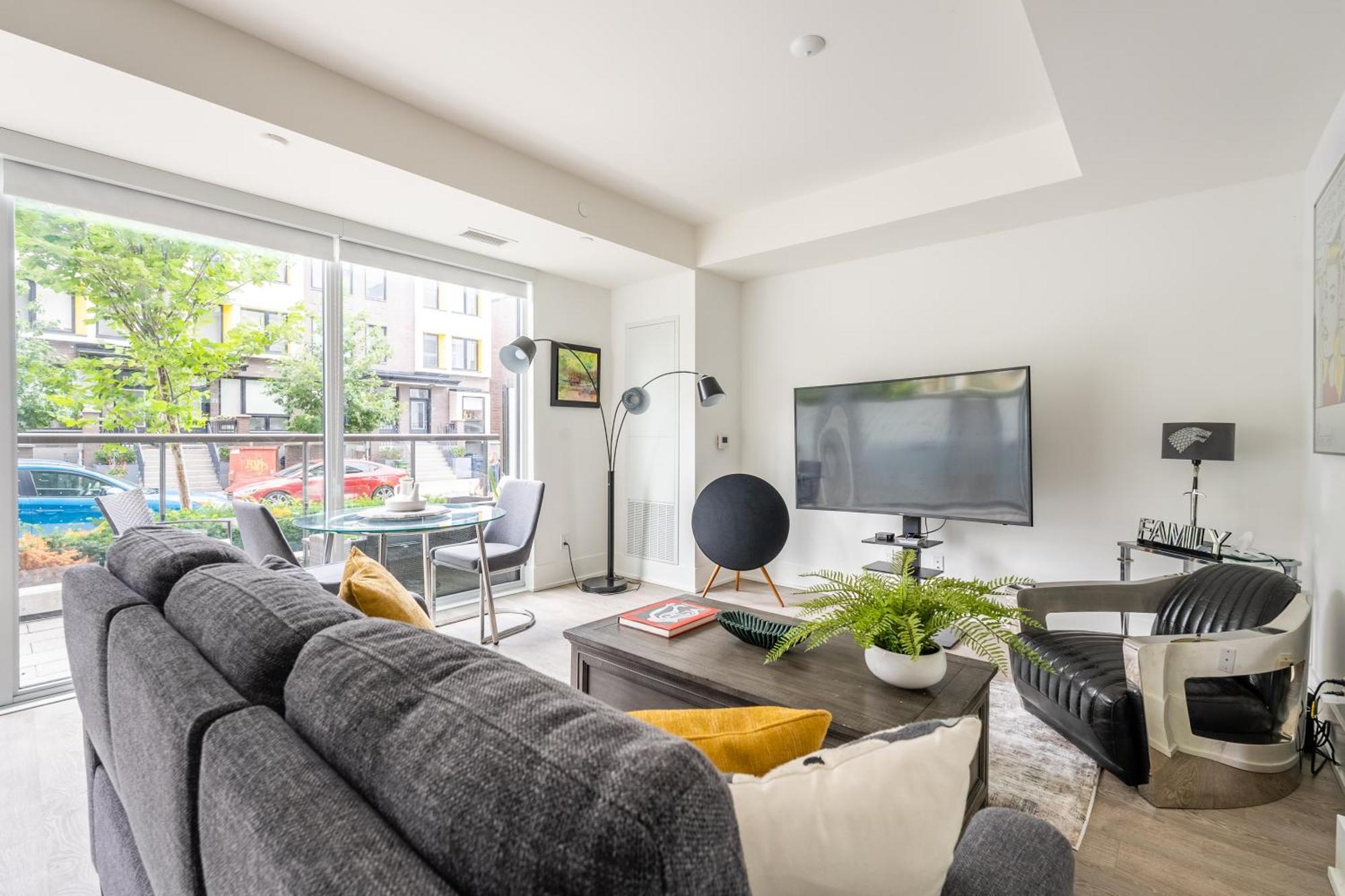 Spacious Corner Apartment Downtown 토론토 외부 사진