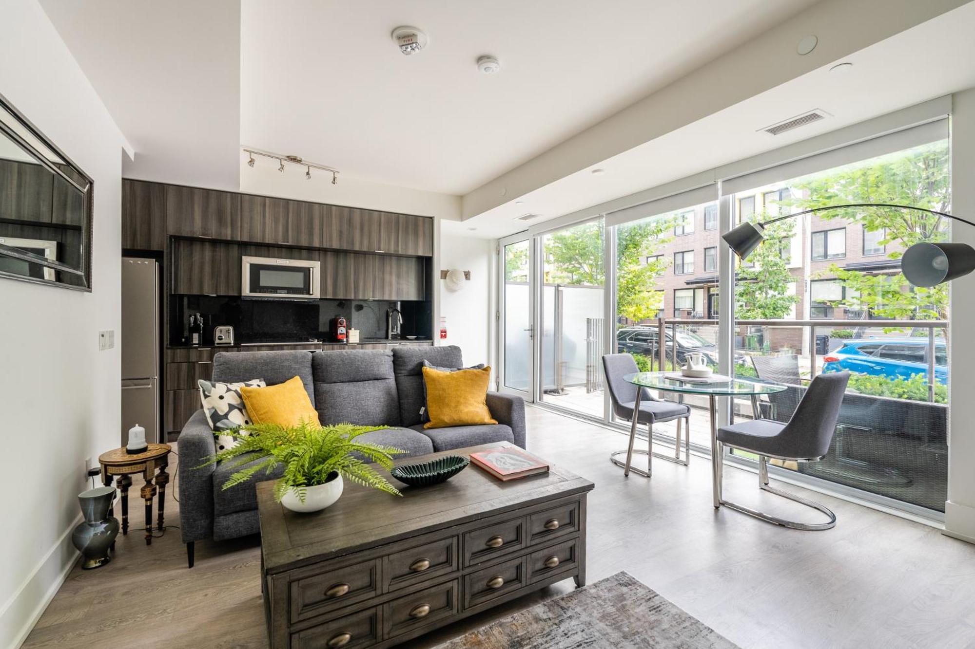 Spacious Corner Apartment Downtown 토론토 외부 사진
