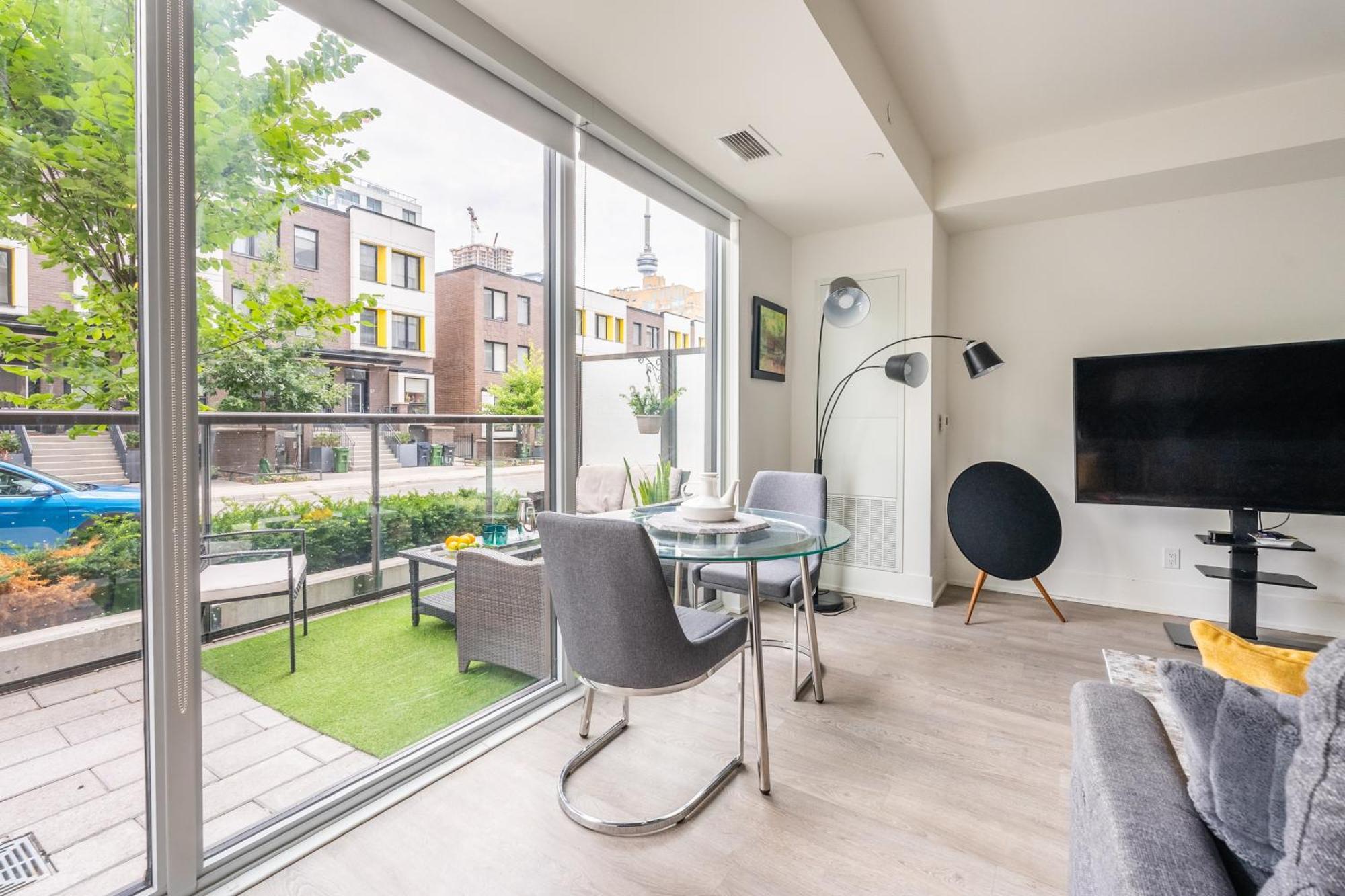 Spacious Corner Apartment Downtown 토론토 외부 사진