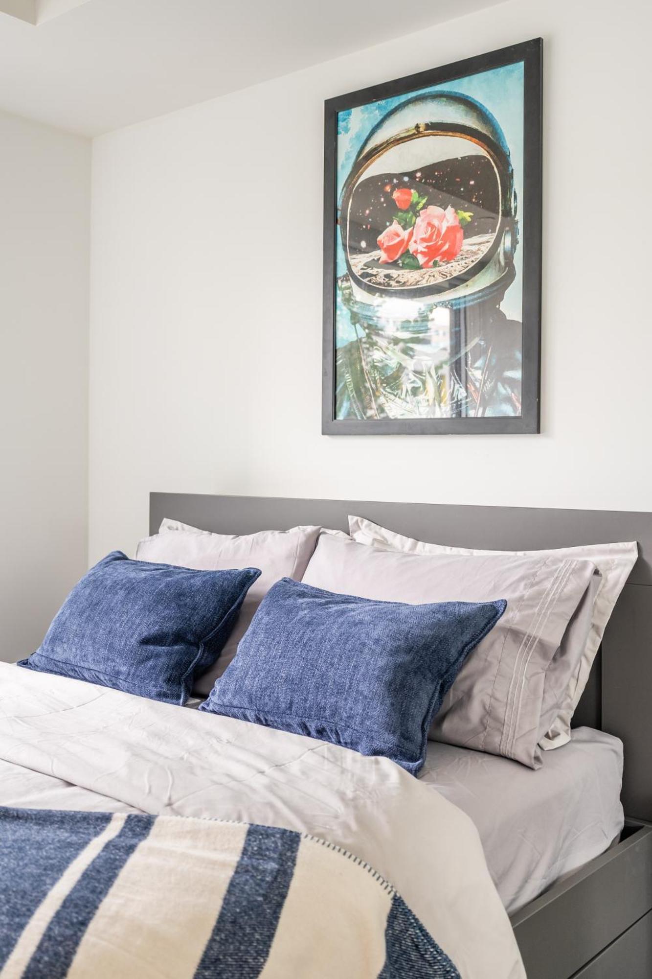 Spacious Corner Apartment Downtown 토론토 외부 사진