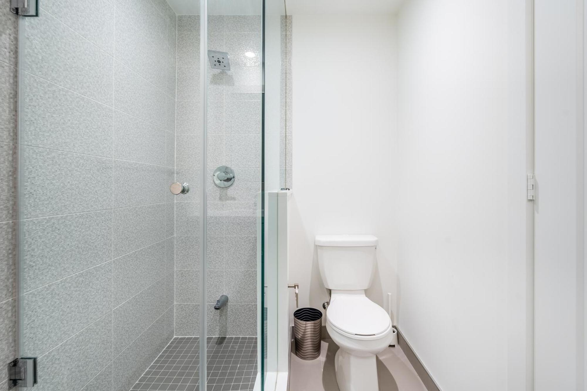 Spacious Corner Apartment Downtown 토론토 외부 사진