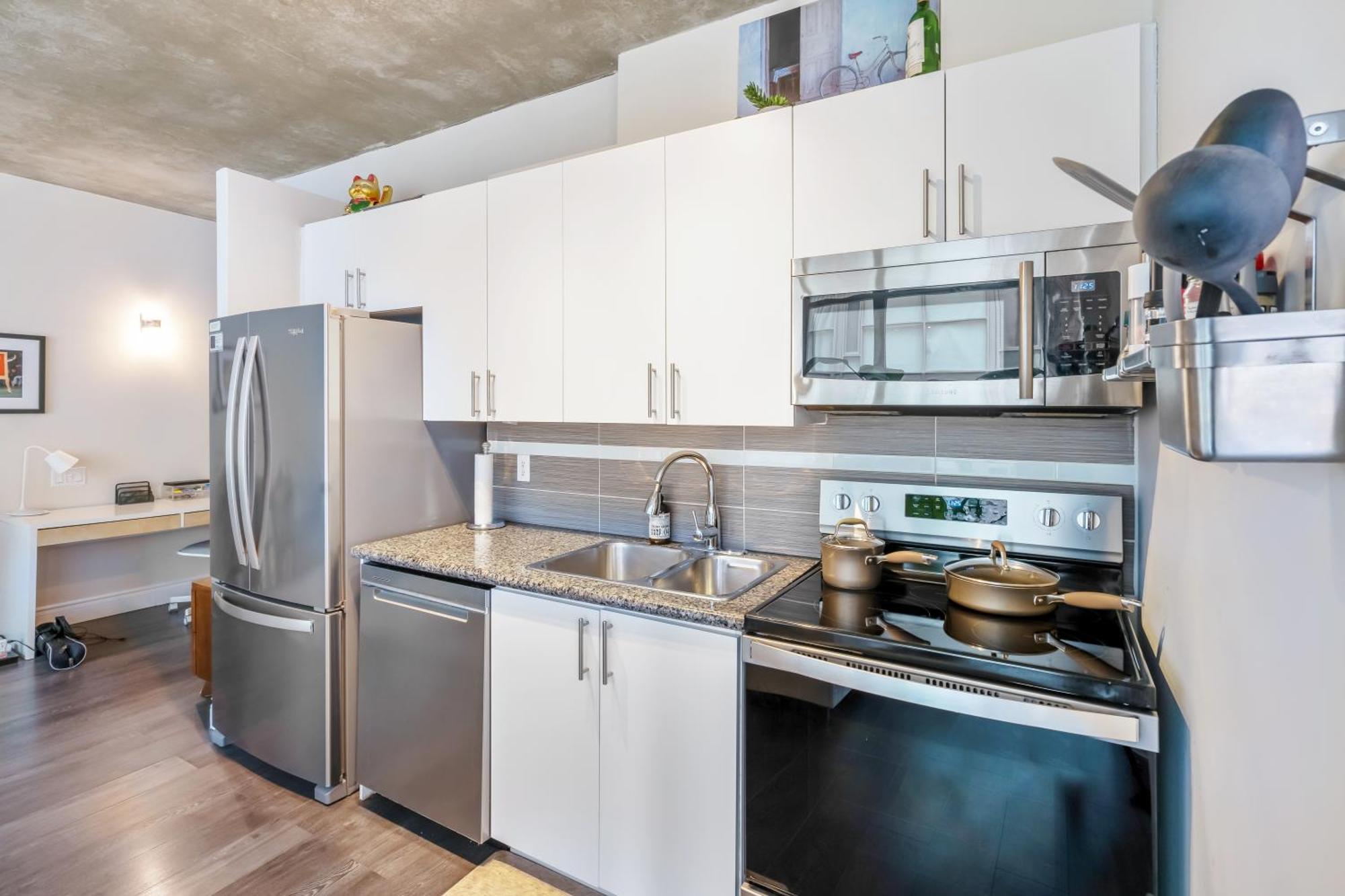 Spacious Corner Apartment Downtown 토론토 외부 사진